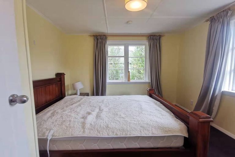 Photo of property in 35 Attlee Crescent, Bryndwr, Christchurch, 8053