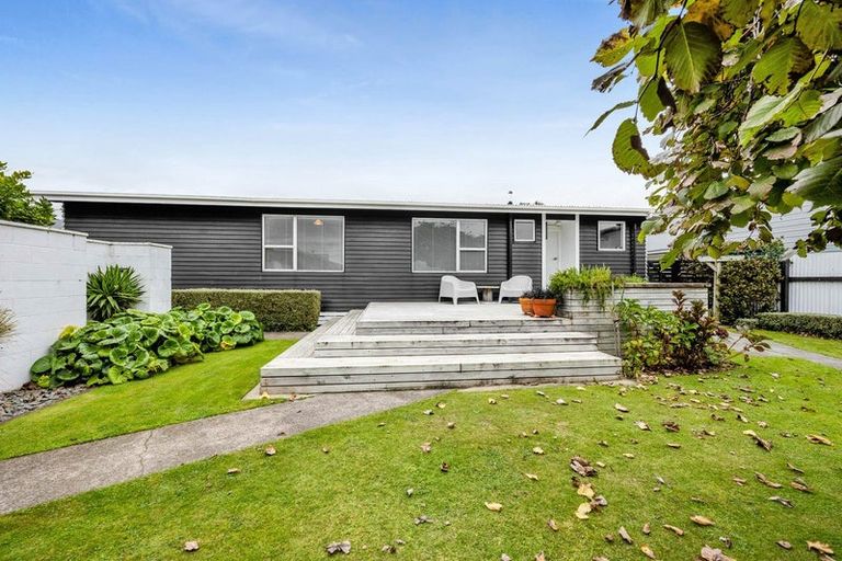 Photo of property in 15 Davidson Street, Hawera, 4610