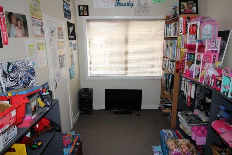 Photo of property in 30 Grove Road, Papakura, 2110