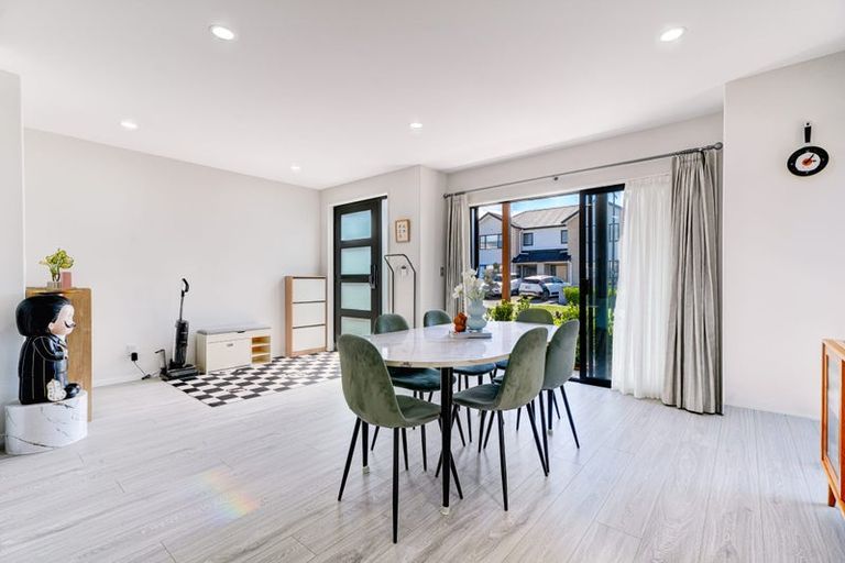 Photo of property in 5 Kearns Drive, Hobsonville, Auckland, 0616