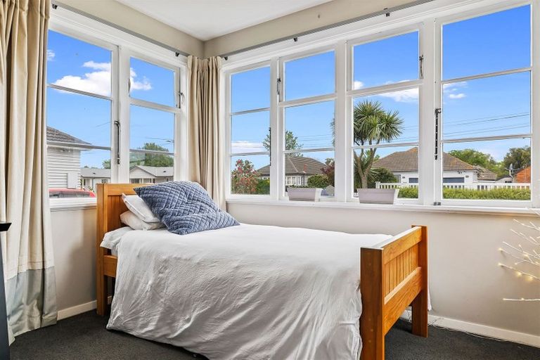 Photo of property in 19 Pitcairn Crescent, Bryndwr, Christchurch, 8053