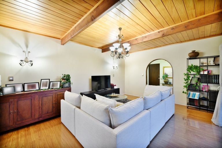 Photo of property in 5 Tatyana Place, Massey, Auckland, 0614