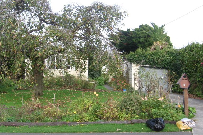 Photo of property in 5 Fairfield Avenue, Fairfield, Lower Hutt, 5011