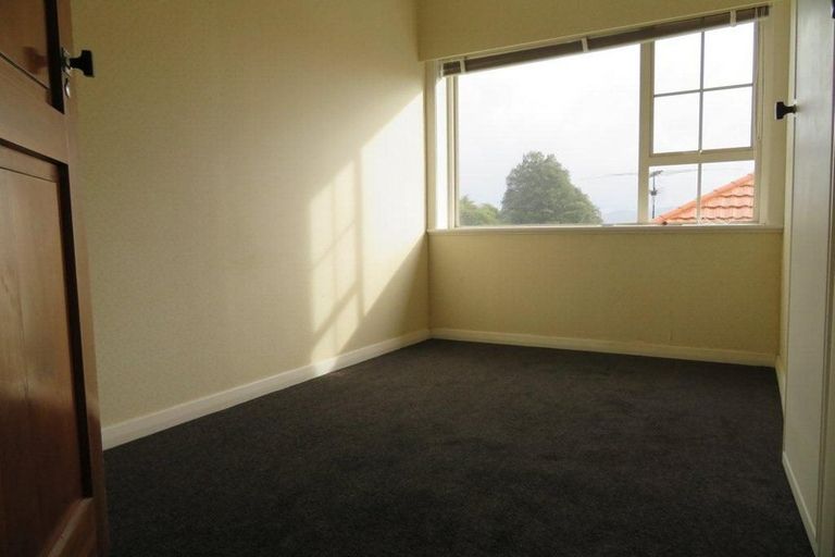 Photo of property in 221 Whites Line East, Waiwhetu, Lower Hutt, 5010