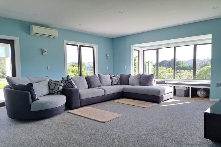 Photo of property in 79 Kakariki Way, Whitemans Valley, Upper Hutt, 5371