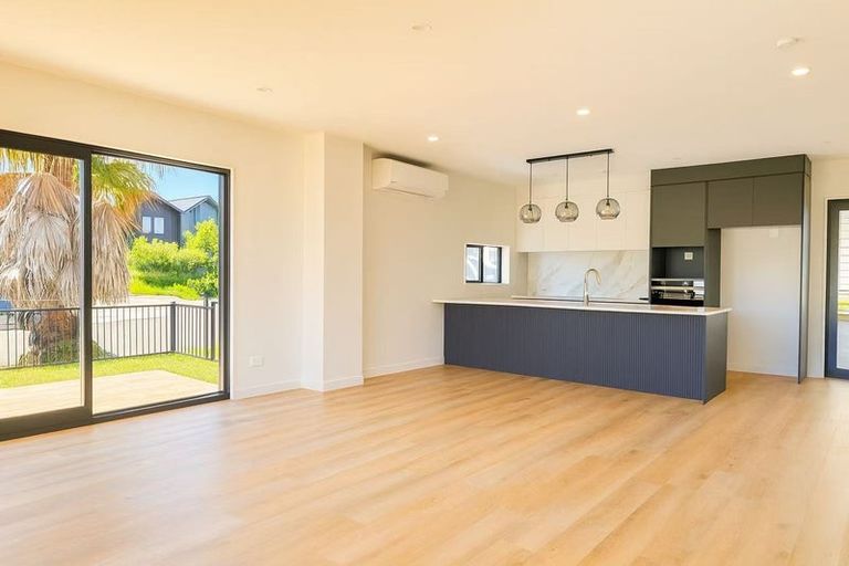 Photo of property in 1 Rosalind Road, Glenfield, Auckland, 0629