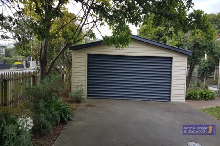 Photo of property in 30 Taupata Street, Redcliffs, Christchurch, 8081