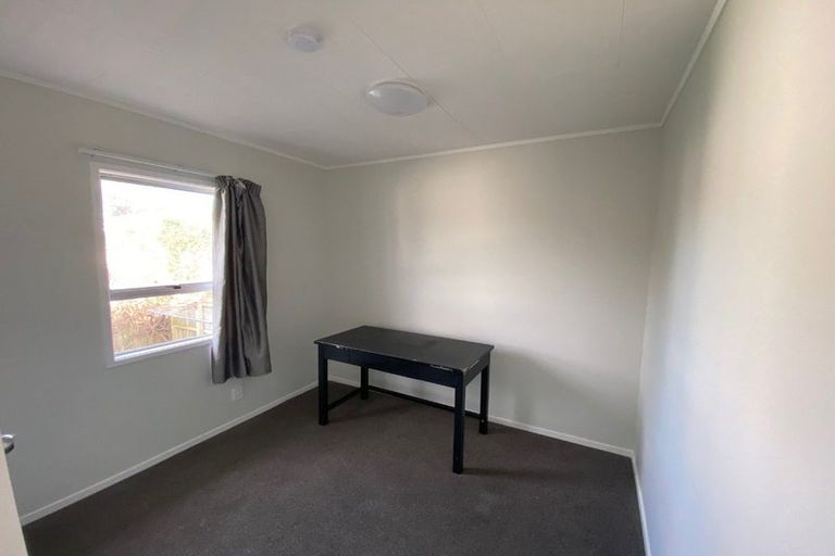 Photo of property in 4 Pureora Place, Clendon Park, Auckland, 2103