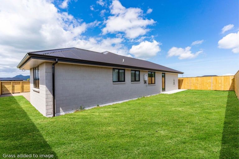 Photo of property in 59 Te Taniwha Road, One Tree Point, 0118