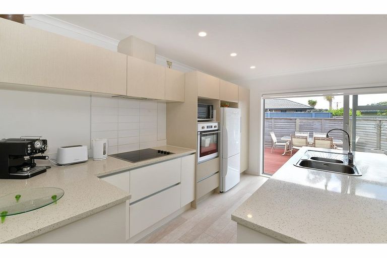 Photo of property in 43b Doment Crescent, Orewa, 0931