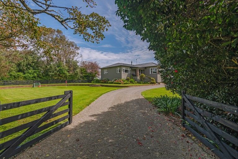 Photo of property in 961 Lockwood Road, Kairanga, Palmerston North, 4475