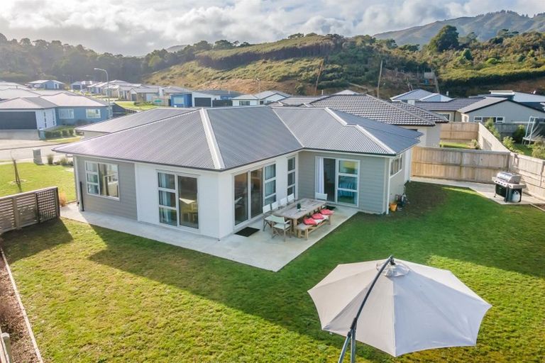 Photo of property in 51 Brian Morgan Terrace, Wainuiomata, Lower Hutt, 5014