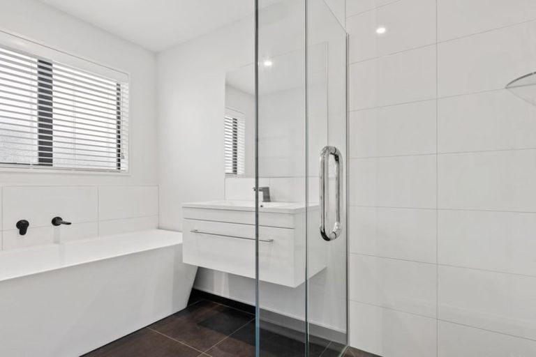 Photo of property in 17 Guyon Street, Marshland, Christchurch, 8083