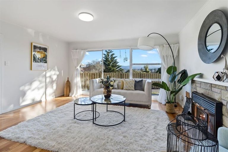 Photo of property in 32 Kirrie Avenue, Te Atatu South, Auckland, 0610