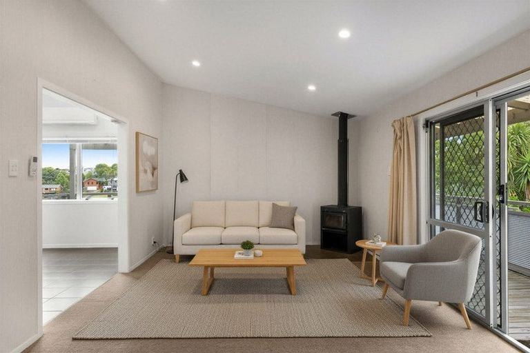 Photo of property in 21b Brian Crescent, Stanmore Bay, Whangaparaoa, 0932