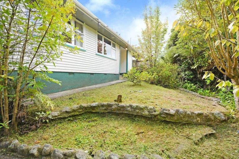 Photo of property in 61 Bird Grove, Stokes Valley, Lower Hutt, 5019