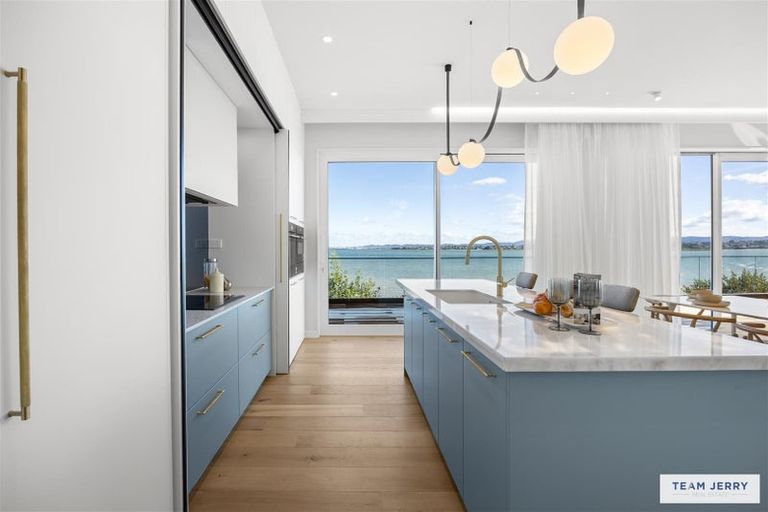 Photo of property in 4 Seawind Way, Hobsonville, Auckland, 0616