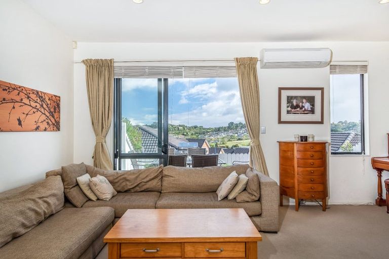 Photo of property in 20/22 Northcross Drive, Oteha, Auckland, 0632