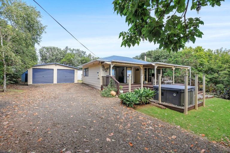 Photo of property in 303 Pollok Wharf Road, Pollok, Waiuku, 2684