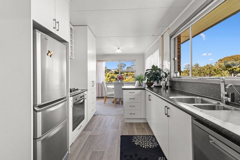 Photo of property in 6 Carlton Terrace, Westown, New Plymouth, 4310