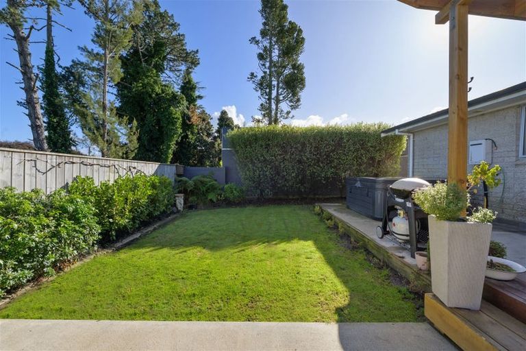 Photo of property in 8 Ansford Place, Bader, Hamilton, 3206