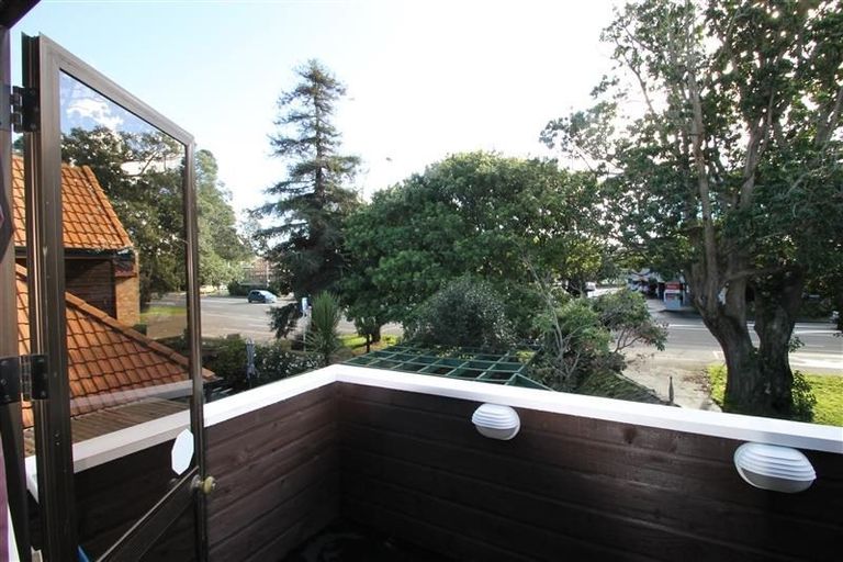 Photo of property in 1/170 Green Lane West, Greenlane, Auckland, 1051