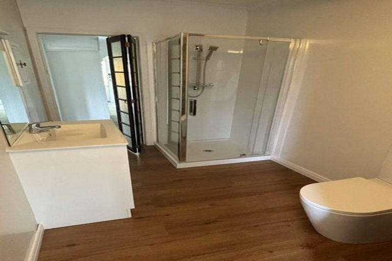 Photo of property in 10 Seaview Road, Milford, Auckland, 0620