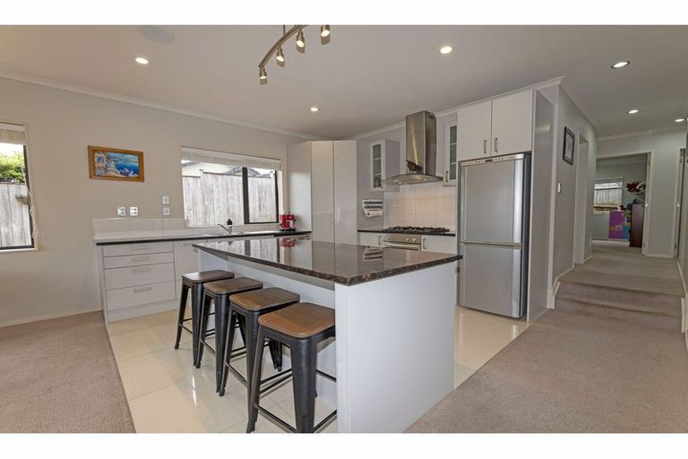 Photo of property in 88a San Marino Drive West, Henderson, Auckland, 0612