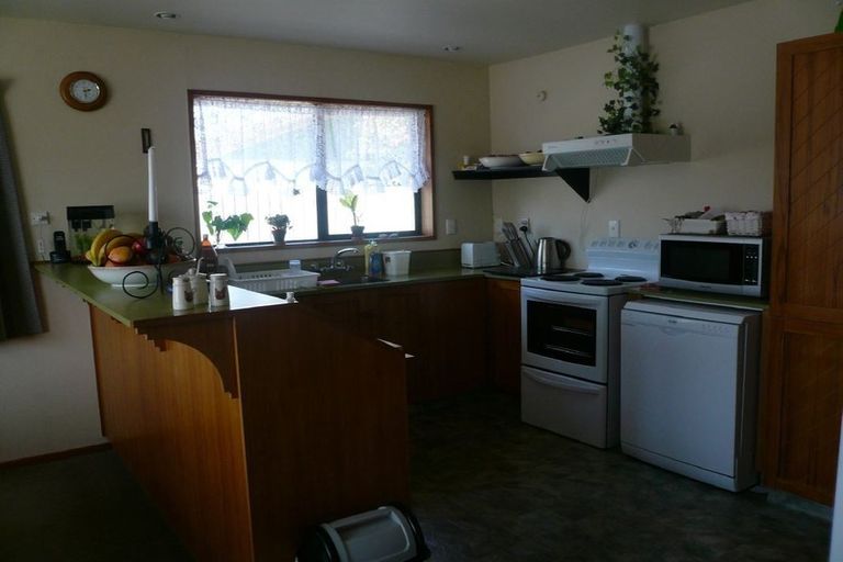 Photo of property in 73 Sarabande Avenue, Redwood, Christchurch, 8051