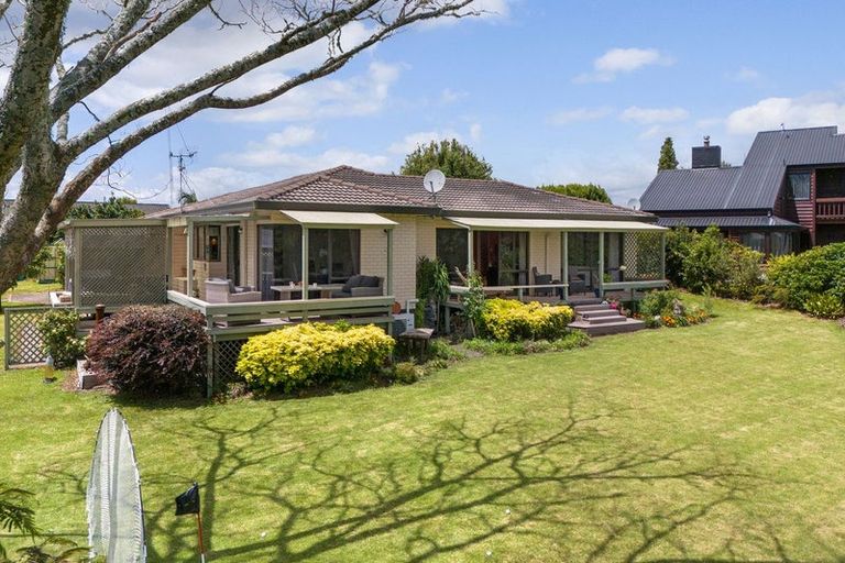 Photo of property in 35 Links View Drive, Omokoroa, 3114