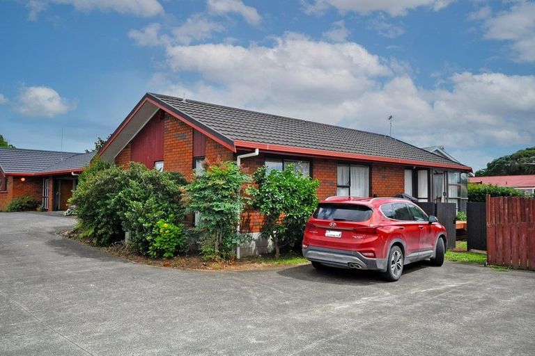 Photo of property in 2/288 Queen Street, Pukekohe, 2120