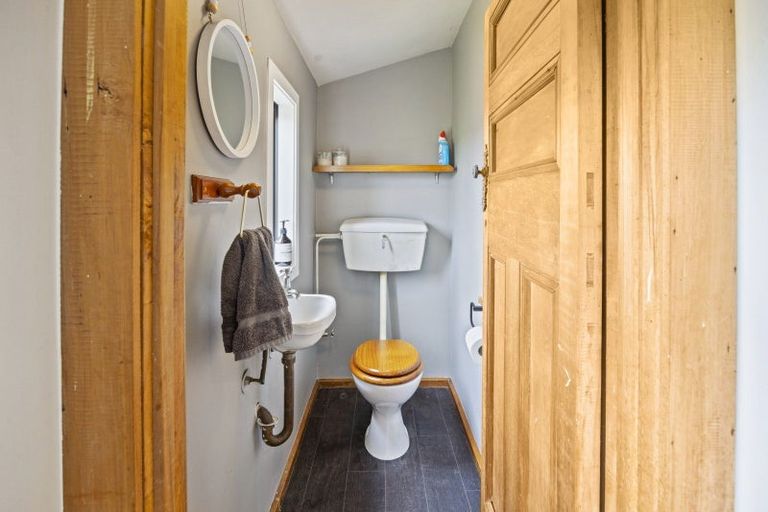 Photo of property in 20 Kiri Road, Te Kiri, Opunake, 4682