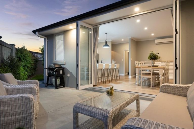 Photo of property in 8 Cassinia Close, Papamoa Beach, Papamoa, 3118