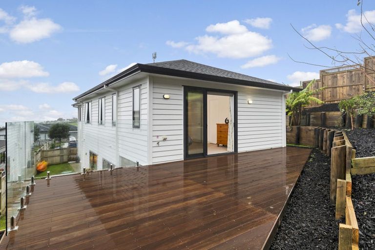 Photo of property in 19 Pacific Heights Road, Orewa, 0931