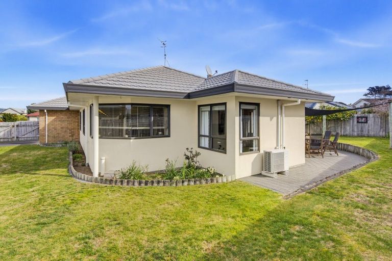 Photo of property in 14 Sunburst Court, Paraparaumu Beach, Paraparaumu, 5032