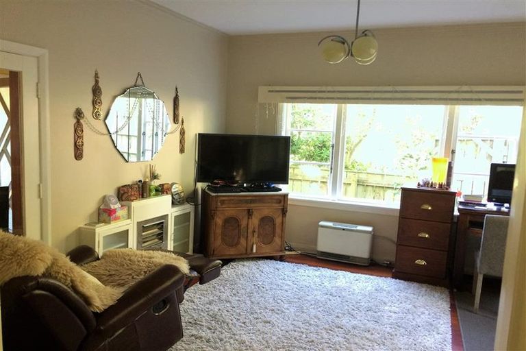 Photo of property in 147 Muritai Road, Eastbourne, Lower Hutt, 5013