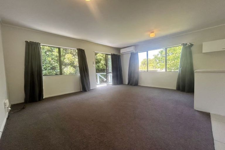 Photo of property in 1/21 Lowtherhurst Road, Massey, Auckland, 0614