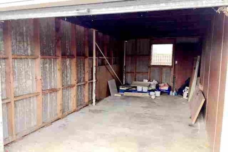 Photo of property in 3/2 Vodanovich Road, Te Atatu South, Auckland, 0610