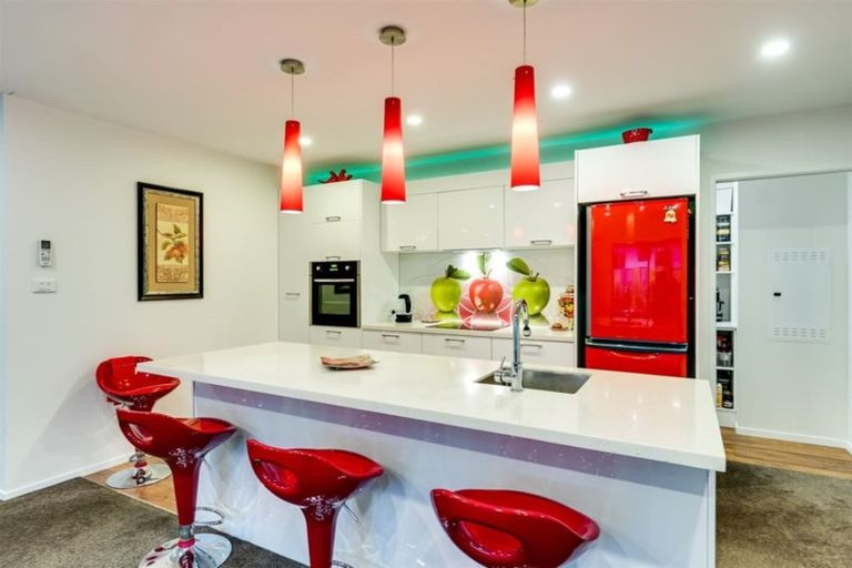 Photo of property in 12 Waitaki Way, Poraiti, Napier, 4112