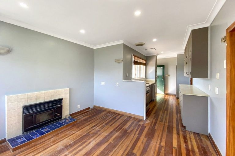 Photo of property in 16 Liverpool Street, Takaro, Palmerston North, 4412