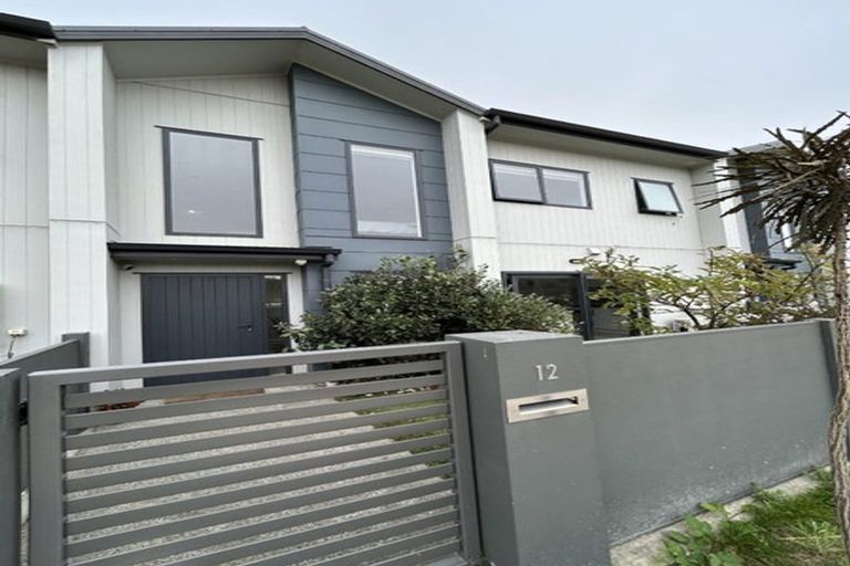 Photo of property in 12 Bluff Road, Kenepuru, Porirua, 5022