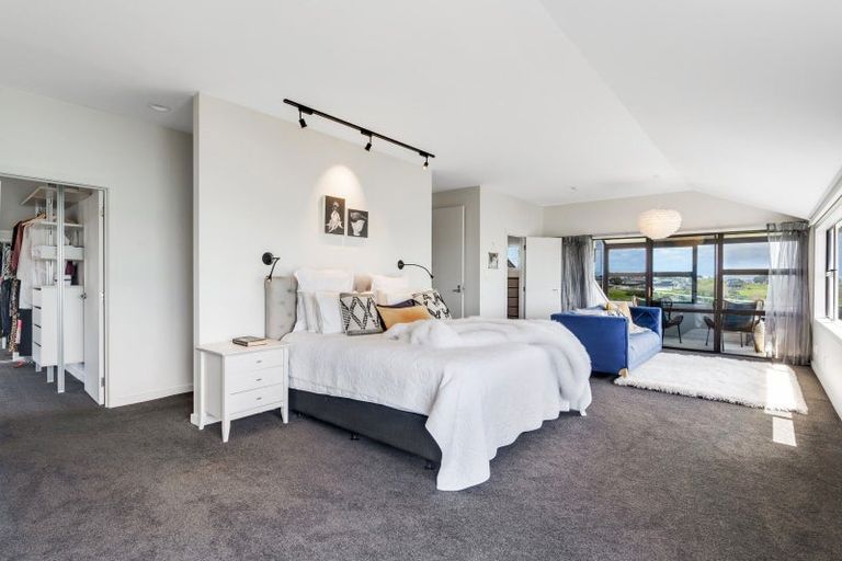 Photo of property in 1/285 Bleakhouse Road, Mellons Bay, Auckland, 2014