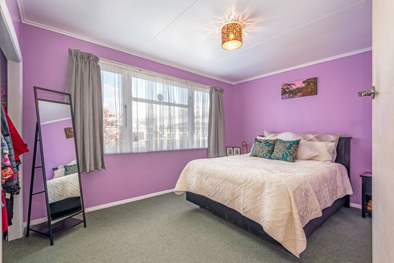 Photo of property in 3 Glasgow Street, Takaro, Palmerston North, 4412