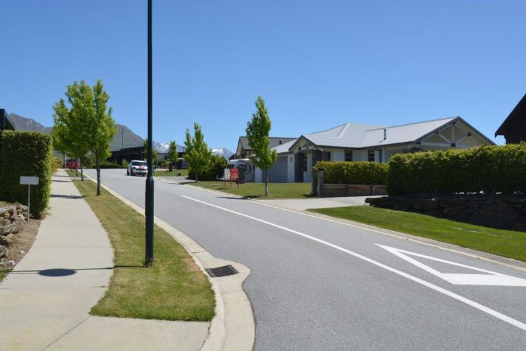 Photo of property in 4 Avalanche Place, Wanaka, 9305