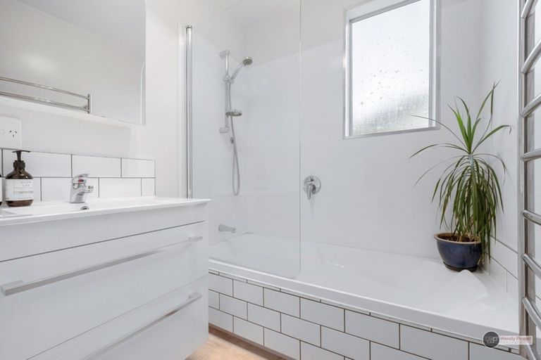 Photo of property in 187b Major Drive, Kelson, Lower Hutt, 5010