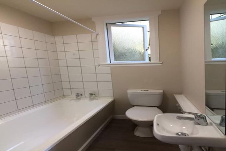 Photo of property in 141 Wallace Street, Mount Cook, Wellington, 6021