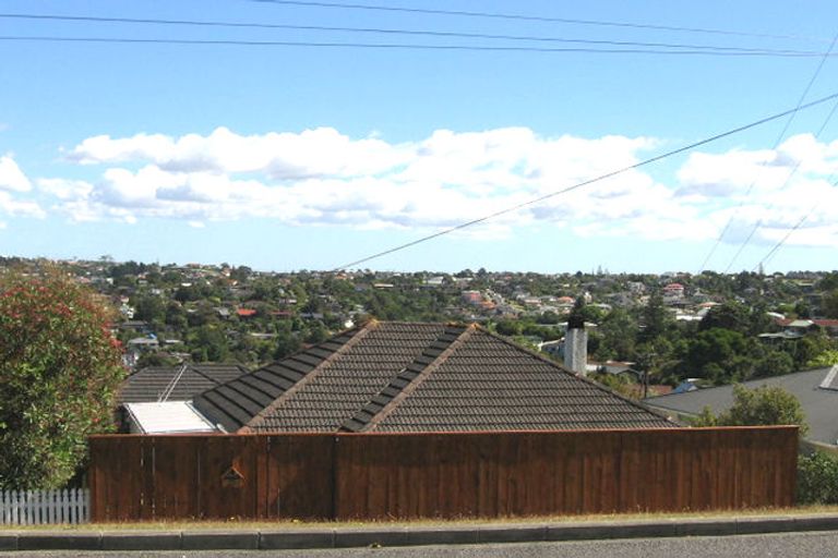 Photo of property in 2/40 Carlisle Road, Browns Bay, Auckland, 0630