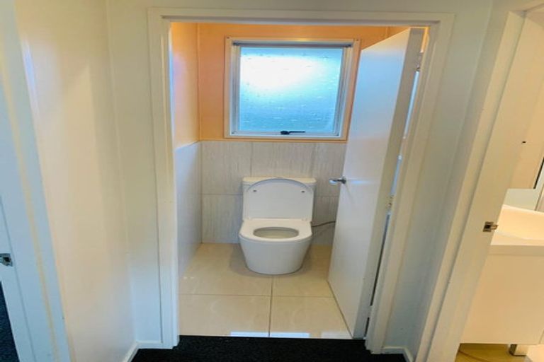 Photo of property in 2/4 Stanhope Road, Mount Wellington, Auckland, 1051