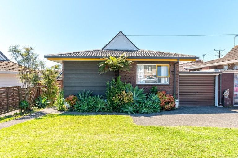Photo of property in 3/117 Shakespeare Road, Milford, Auckland, 0620