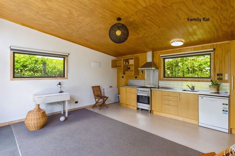 Photo of property in 10 Tui Crescent, Waikanae, 5036